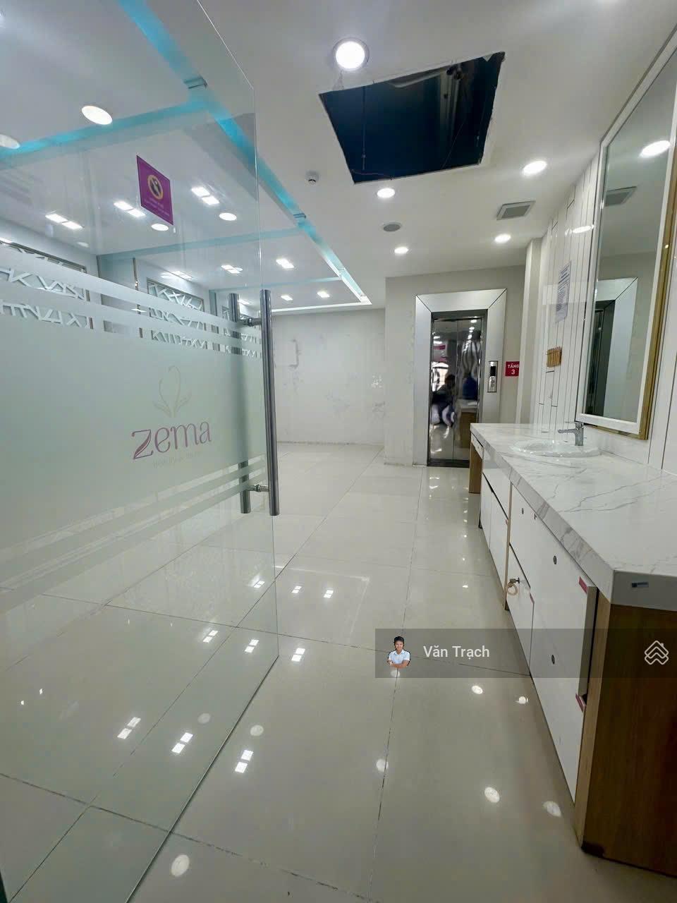 Cho thuê nhà mặt tiền Nguyễn Thiện Thuật Tân Lập Nha Trang gần biển vào ở ngay có thang máy