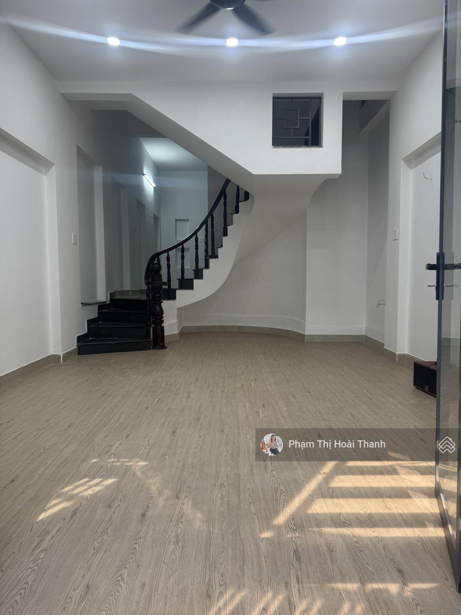 CG. Nhà 2 tầng - đường thông - Lã Xuân Oai - Gần Lê Văn Việt - 70m2 - ngang 4.5m - 6.65tỷ