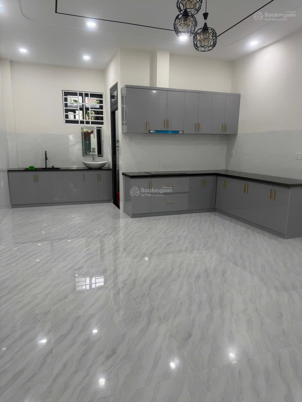 Bán nhà 2 tầng mặt tiền Điện Biên Phủ cách biển Nha Trang 200m ngang 5m