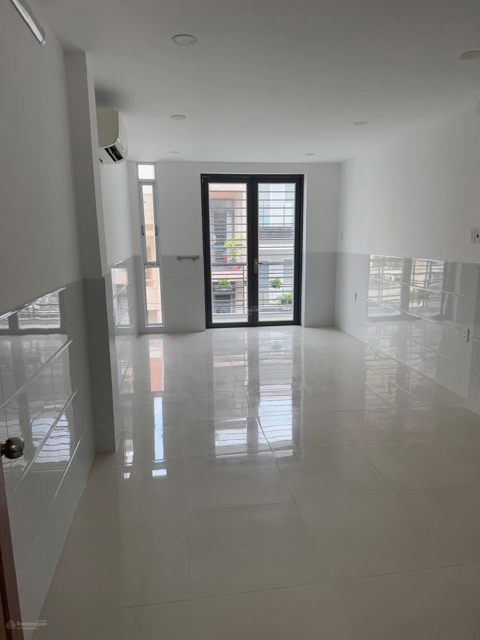 Giá tốt, 12,9 tỷ. bán nhà 4 tầng hẻm 8m Nguyễn Đình Chiểu, P.2, Quận 3, sổ hồng