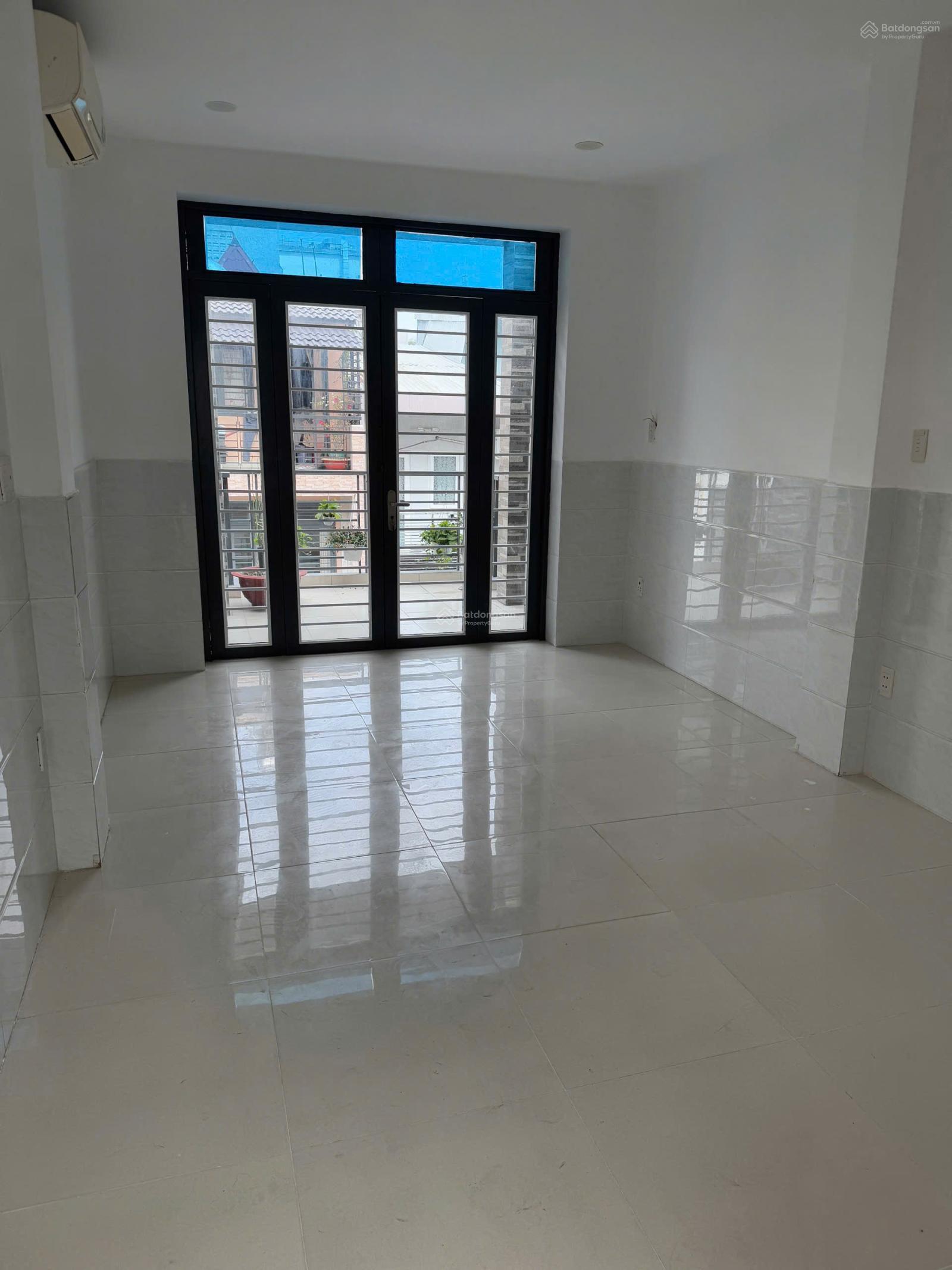 Giá tốt, 12,9 tỷ. bán nhà 4 tầng hẻm 8m Nguyễn Đình Chiểu, P.2, Quận 3, sổ hồng