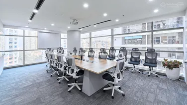 550m2 cắt nhỏ từ 100m2 giá 240k/m2/th, sẵn nội thất Gold Tower 275 Nguyễn Trãi
