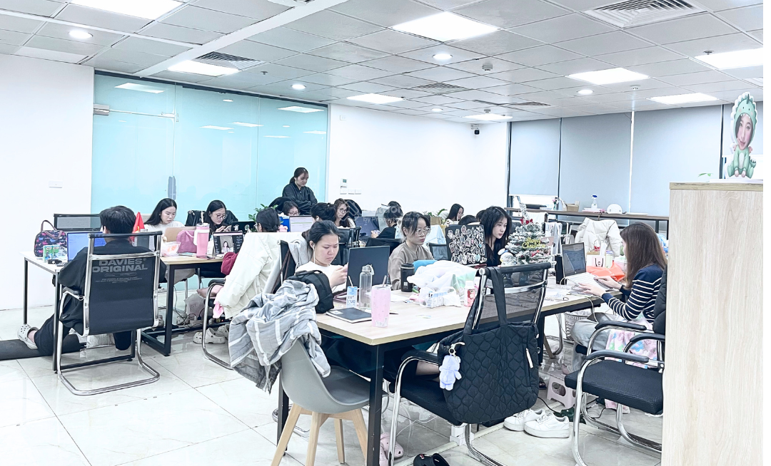 550m2 cắt nhỏ 300m2, 200m2, 150m2 giá 240k/m2/th sẵn nội thất Gold Tower 275 Nguyễn Trãi