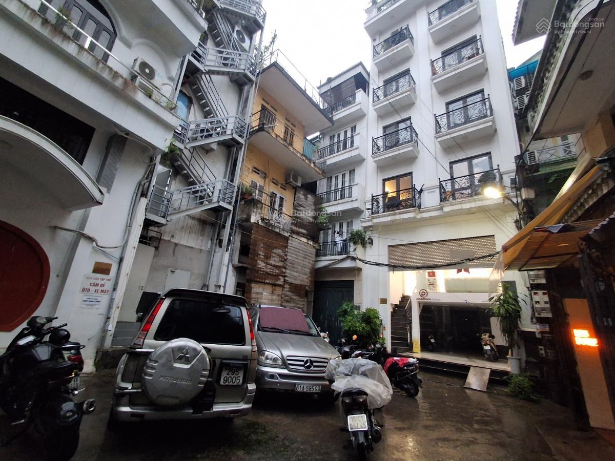 Ô TÔ ĐỖ CỬA - ĐỐI DIỆN LÀ VINCOM GIẢNG VÕ - 8 PHÒNG KHÉP KÍN - THUÊ 40TR/TH - LH 0966 341 ***