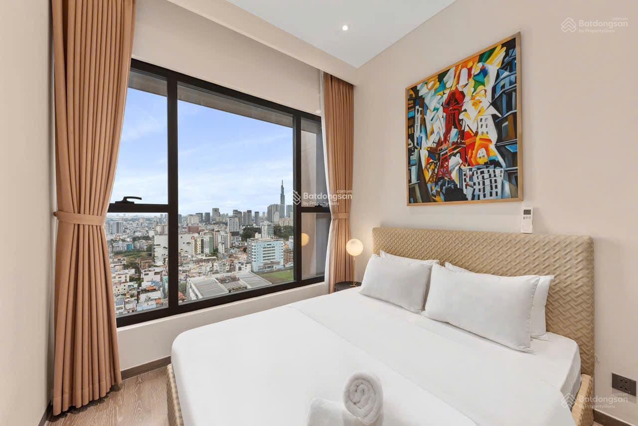 Chủ bán CHCC Hùng Vương Plaza Q. 5 DT 118m2 -3PN 3WC. Giá 8 tỷ7, sổ hồng. Liên hệ: 0934 144 *** Hương