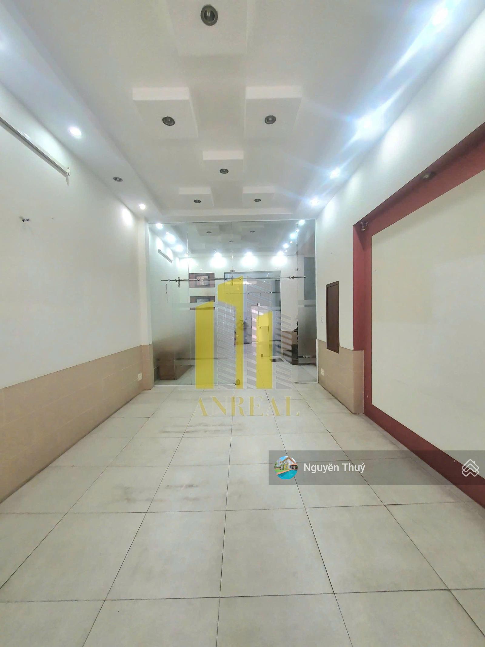 Cho thuê villa giá rẻ - 3 lầu 4 phòng giá 33 triệu/th