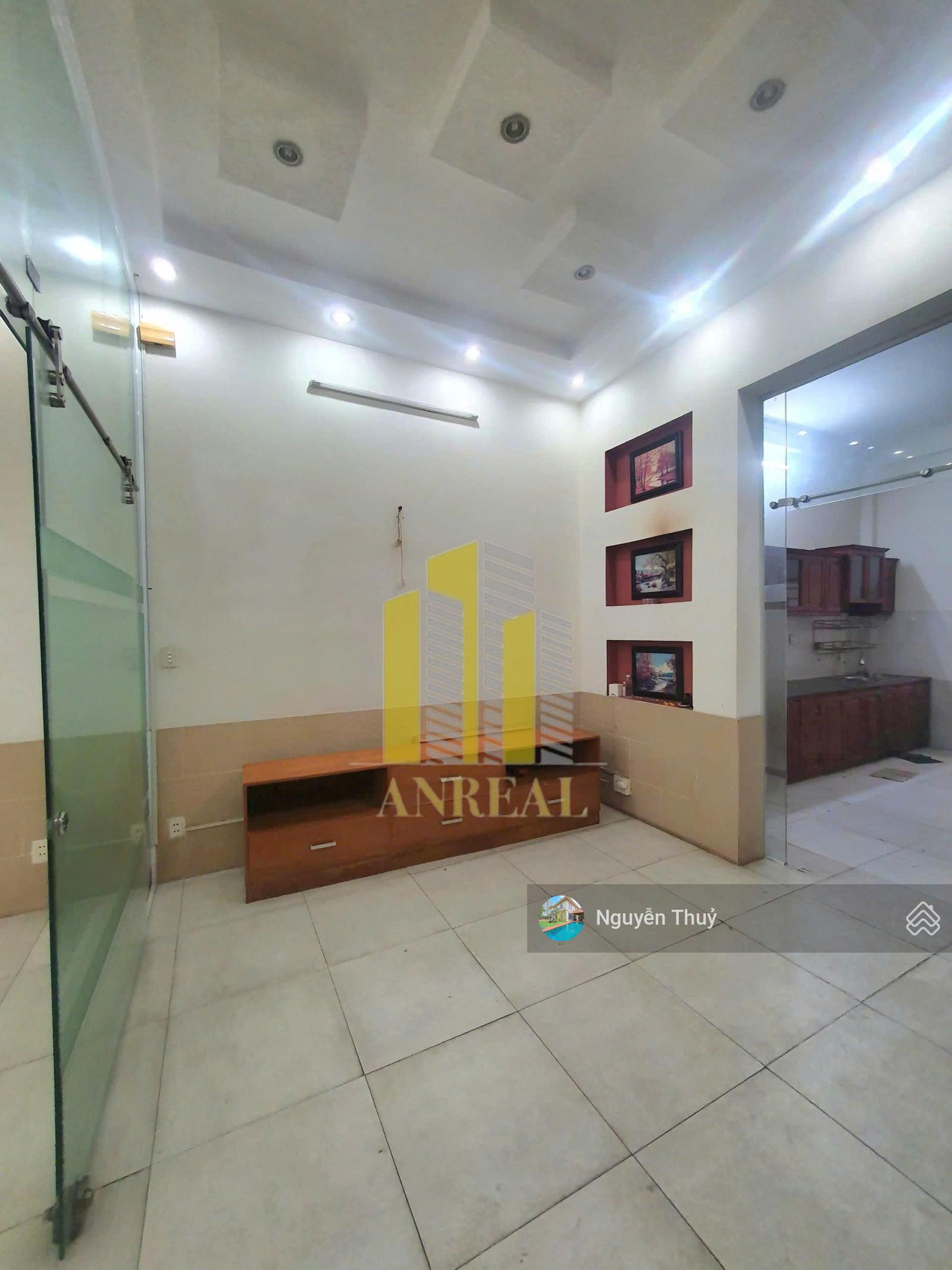 Cho thuê villa giá rẻ - 3 lầu 4 phòng giá 33 triệu/th