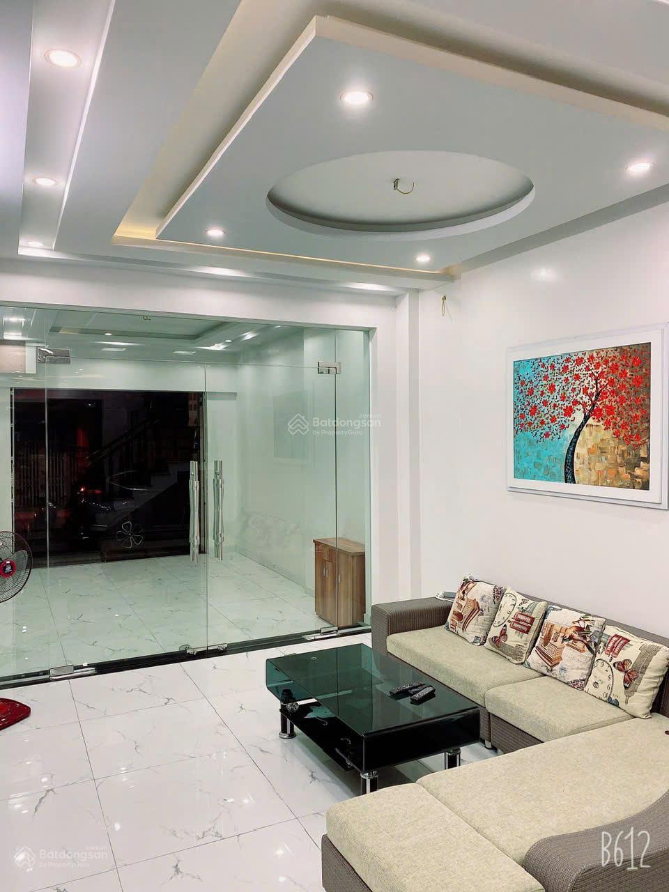 Cho thuê nhà tuyến 2 Văn Cao, 5 phòng ngủ khép kín, DT: 80m2 x 4 tầng