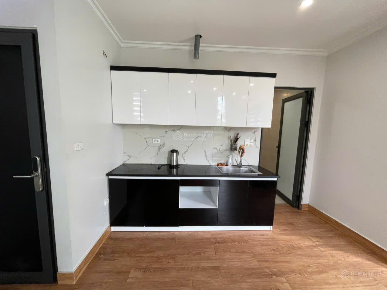 Cho thuê căn hộ 1 ngủ (35m2) Waterfront City, có ban công.