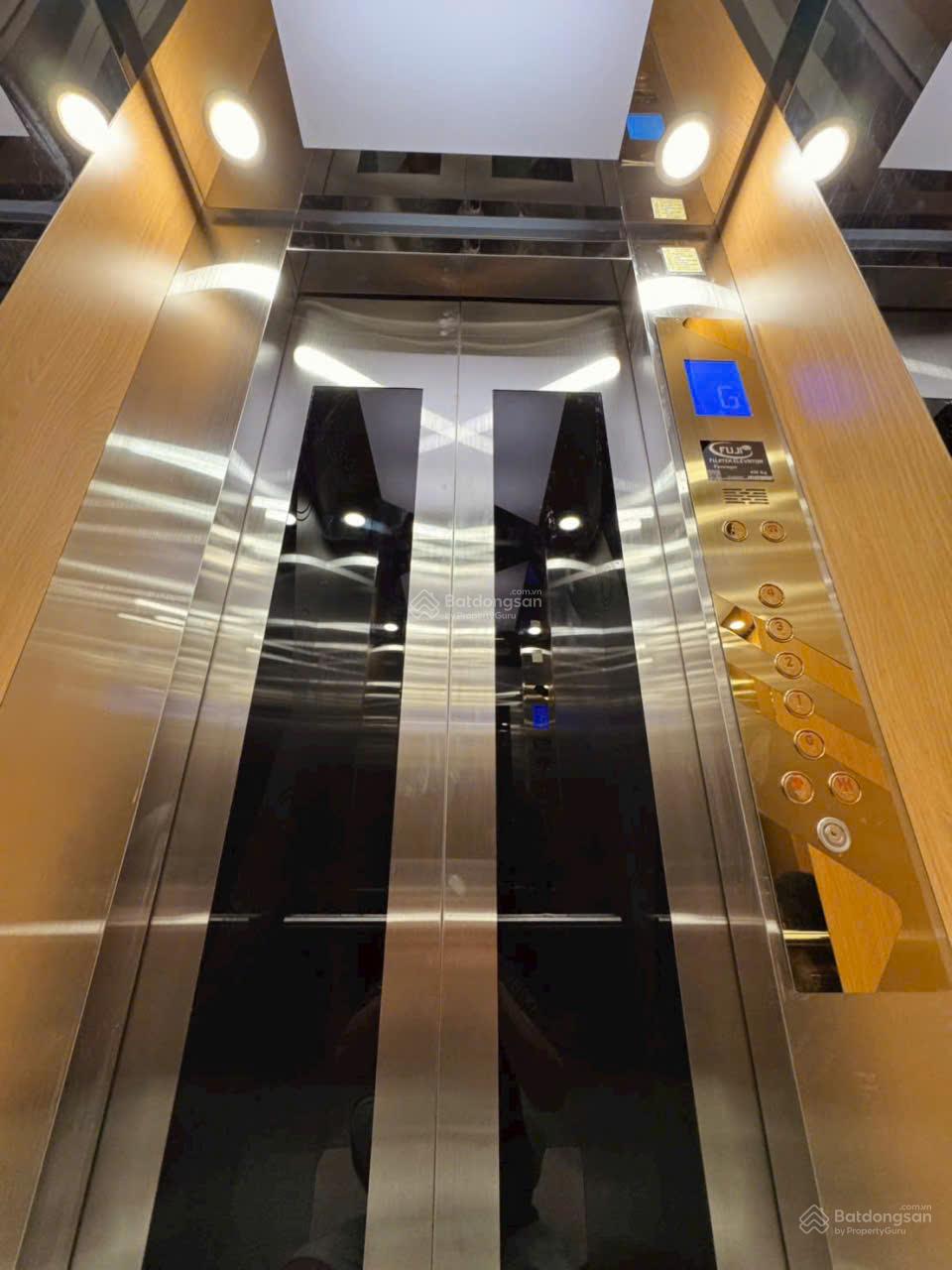 Chính chủ cần bán nhà ngay Nguyễn Văn Trỗi. 5 x 20m. CN 97m2. Hầm 6 tầng. HĐT: 130tr. Giá 27 tỷ