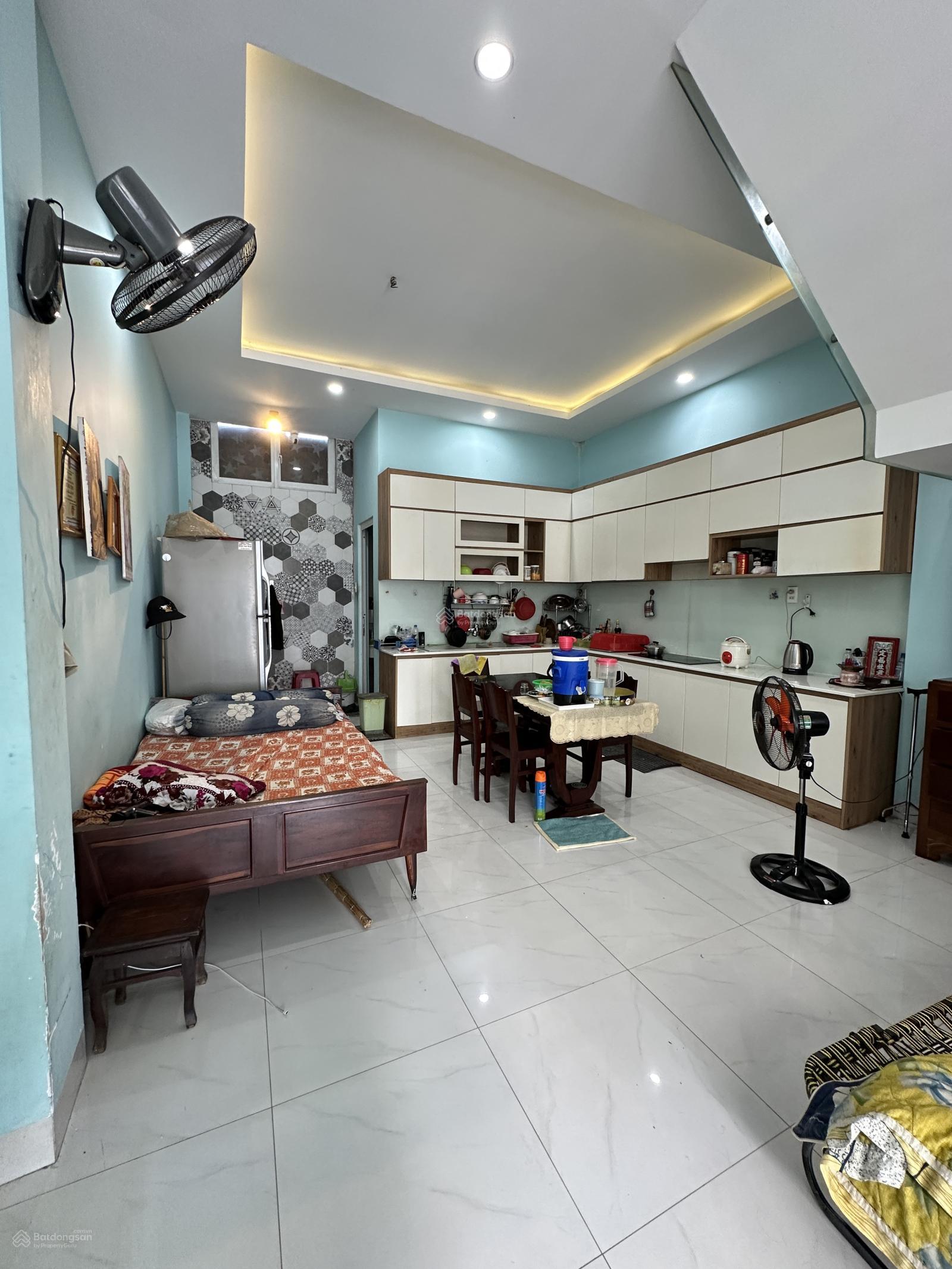 Bán nhà 2 lầu giá 7,5 tỷ phường Bình Trưng Tây TPHCM.