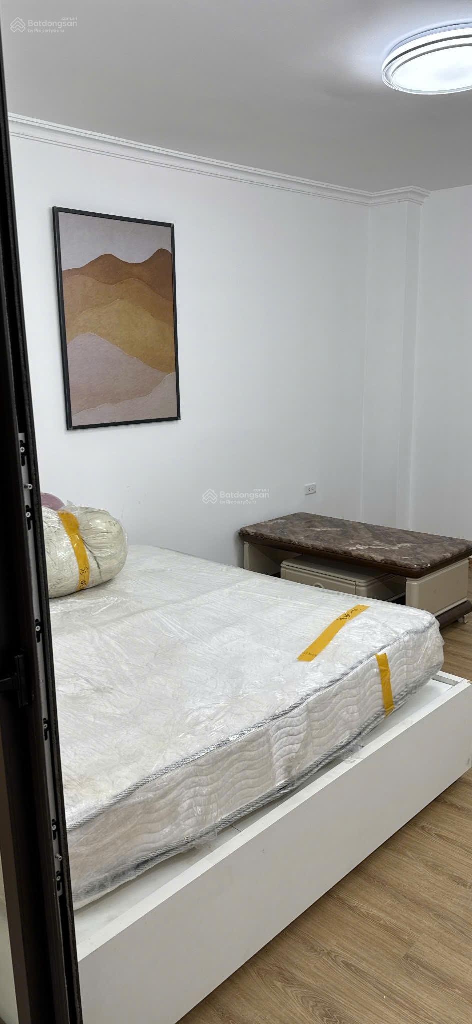 Cho thuê tập thể tầng 3 trần cung viện E 100m2, 3 ngủ giá 11tr