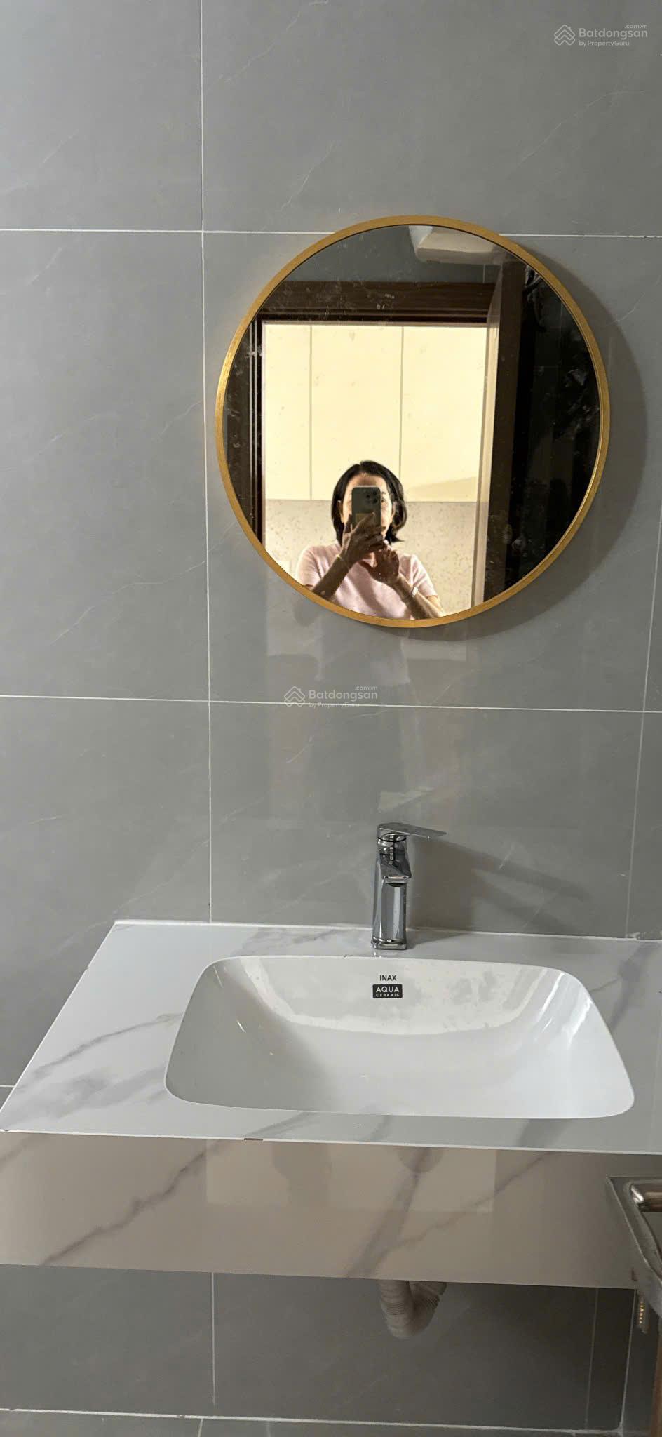 Cho thuê tập thể tầng 3 trần cung viện E 100m2, 3 ngủ giá 11tr