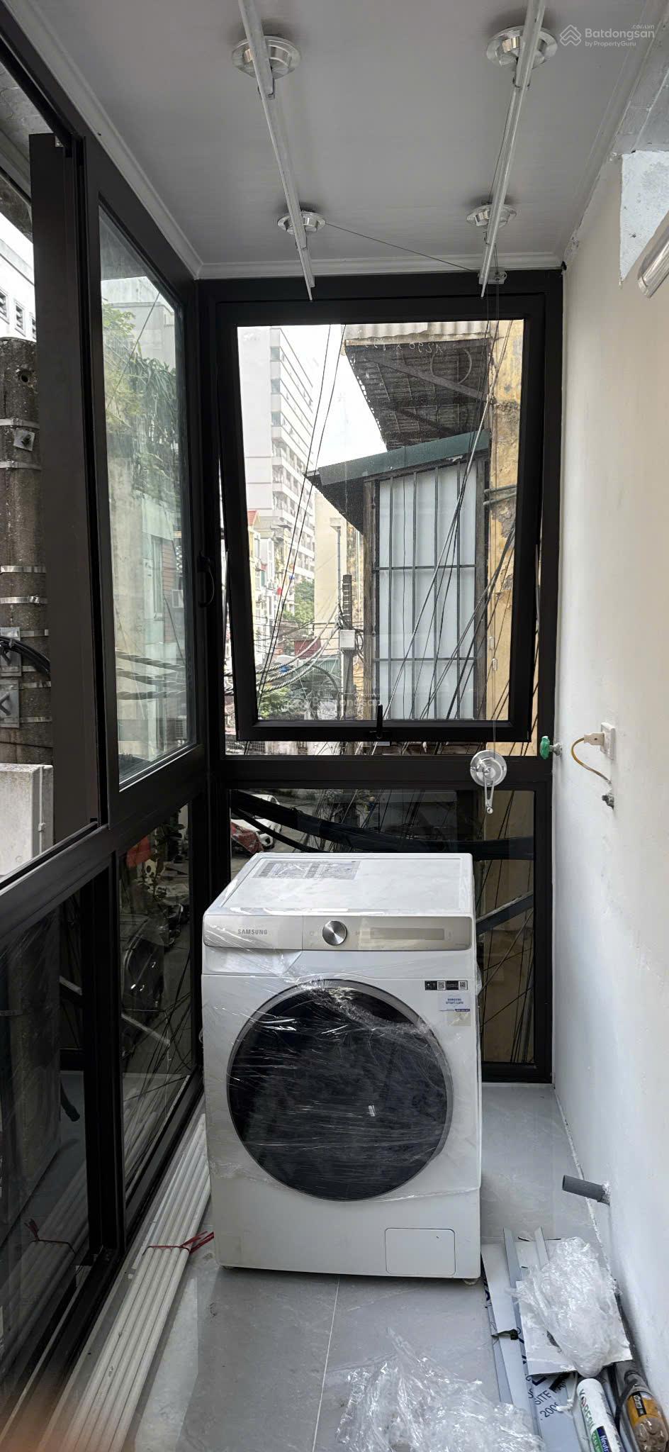 Cho thuê tập thể tầng 3 trần cung viện E 100m2, 3 ngủ giá 11tr