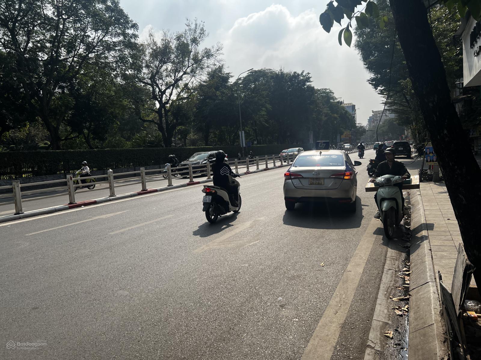 Bán gấp căn mặt phố Tôn Đức Thắng 108m2, 6 tầng thang máy, không lỗi, giá bán chỉ nhỉnh 39 tỷ TL Bán gấp căn mặt phố Tôn Đức Thắng 108m2, 6 tầng thang máy, không lỗi, giá bán chỉ nhỉnh 39 tỷ TL