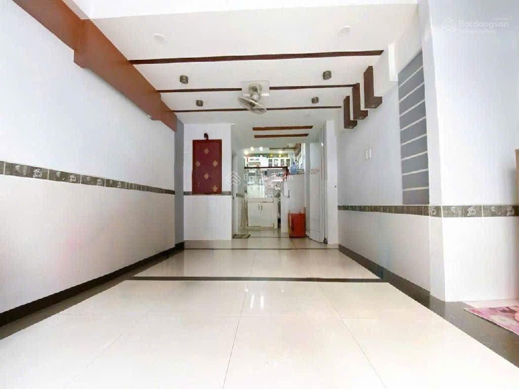 HHT/nhỉnh nhẹ 8tyxxx - có nhà 5 tầng xe hơi đỗ cửa , nằm giữa khu trung tâm - LH 0708 649 *** Ms Vân