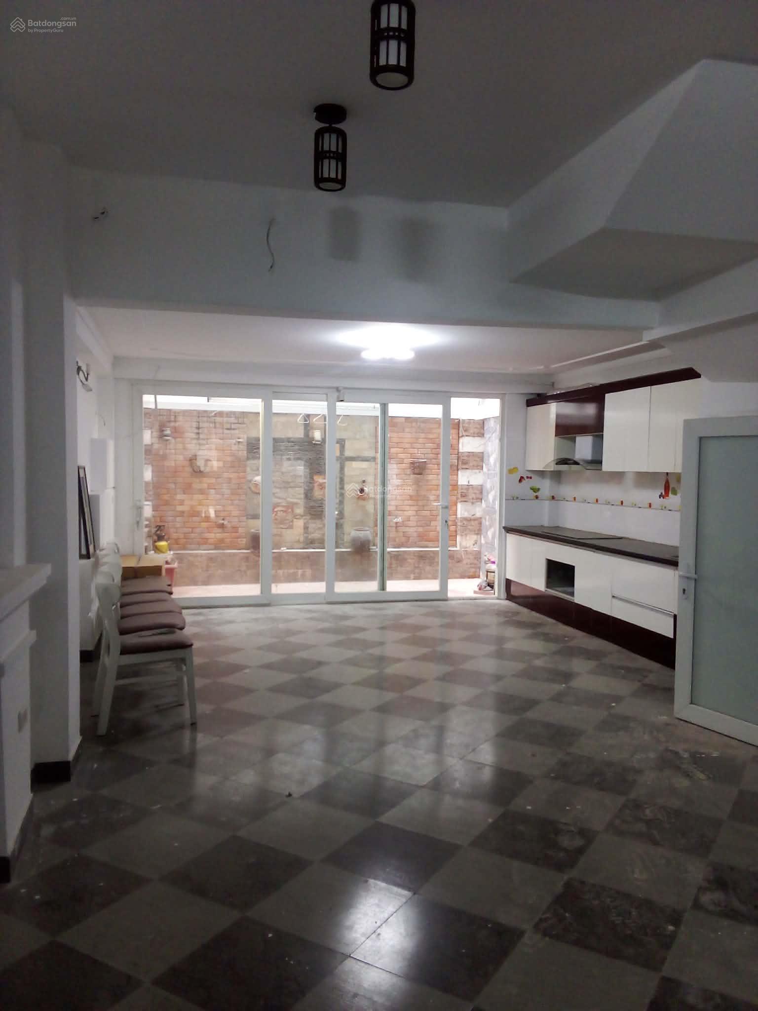 Cho thuê nhà riêng tại Âu Cơ, 23 triệu, 100m2