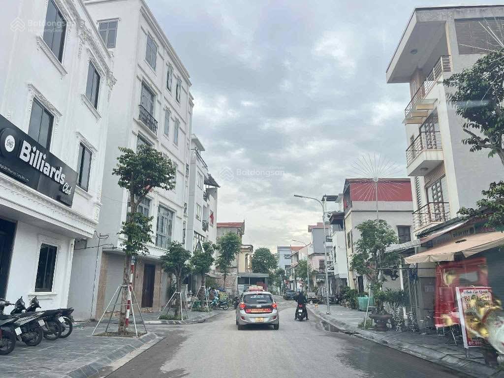 Phúc Lợi Long Biên DT 31m2 x 5 tầng tặng full nội thất, vị trí trung tâm phố Phúc Lợi, gần chợ Phúc Lợi Long Biên DT 31m2 x 5 tầng tặng full nội thất, vị trí trung tâm phố Phúc Lợi, gần chợ