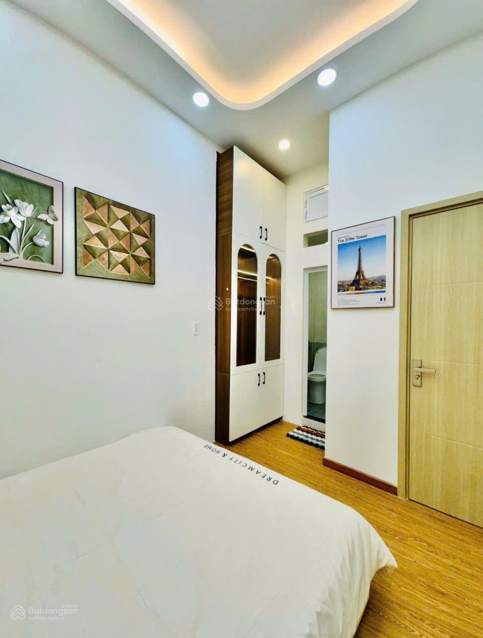 CHỈ HƠN 3 TỶ CÓ NGAY NHÀ CMT8 4 TẦNG - 3 PHÒNG NGỦ, 4 TẦNG, FULL NỘI THẤT. Ở VÀ CHO THUÊ ĐỀU TỐT.