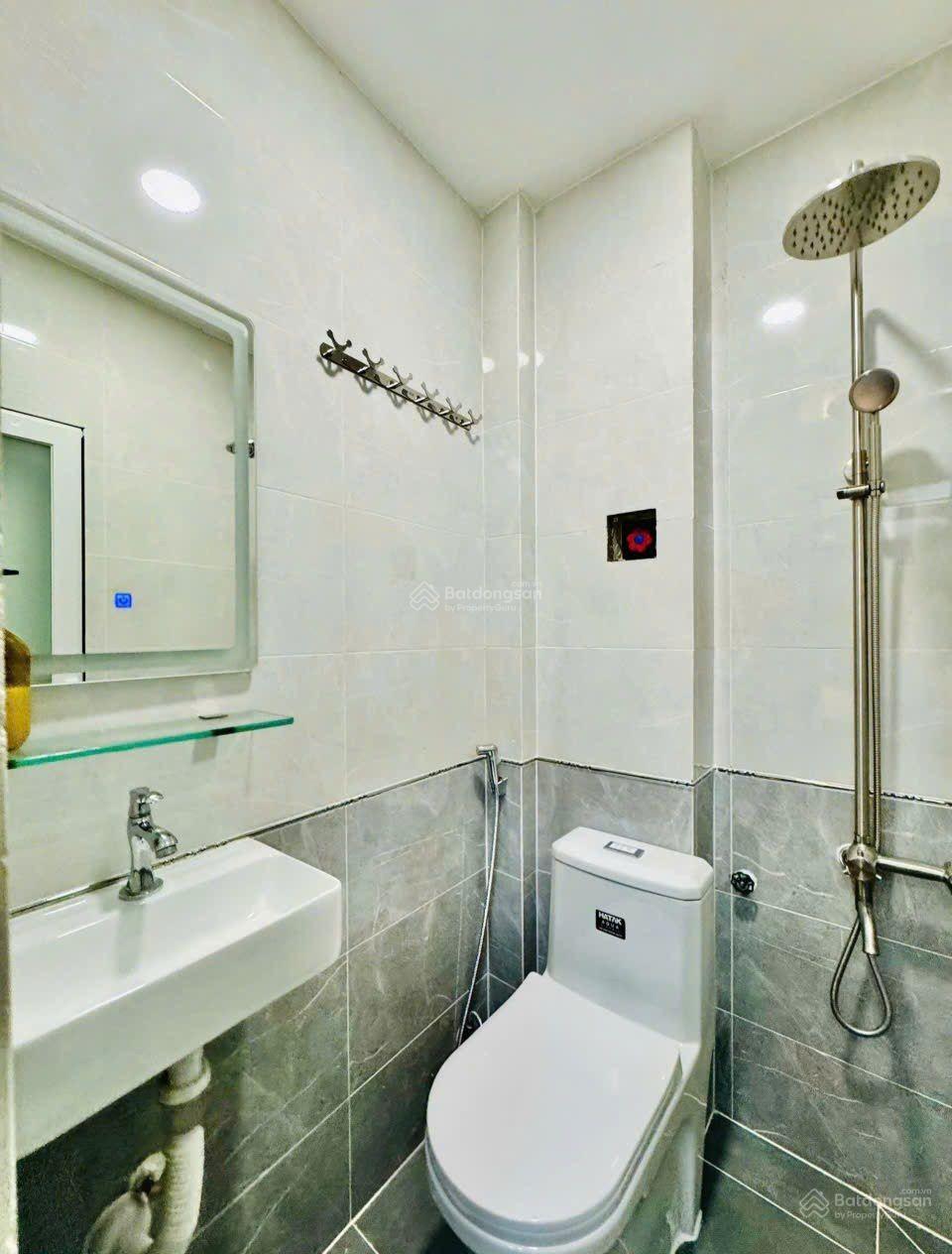 CHỈ HƠN 3 TỶ CÓ NGAY NHÀ CMT8 4 TẦNG - 3 PHÒNG NGỦ, 4 TẦNG, FULL NỘI THẤT. Ở VÀ CHO THUÊ ĐỀU TỐT.