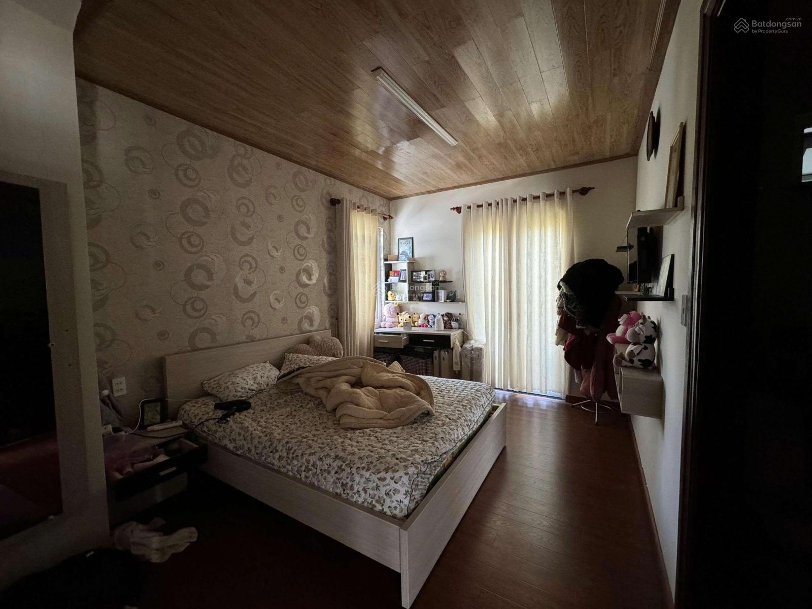 VILLA 2 TẦNG HOÀN CÔNG VUÔNG VỨC CÁCH HỒ XUÂN HƯƠNG CHỈ 1km