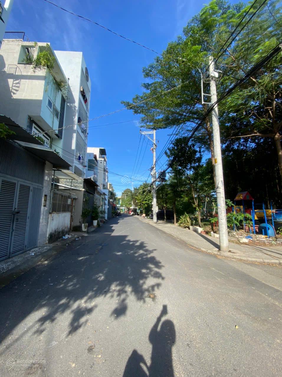 Bán lô đất mặt tiền đường 102 Man Thiện, TNPA, Quận 9, SHR, phù hợp xây văn phòng, căn hộ dịch vụ