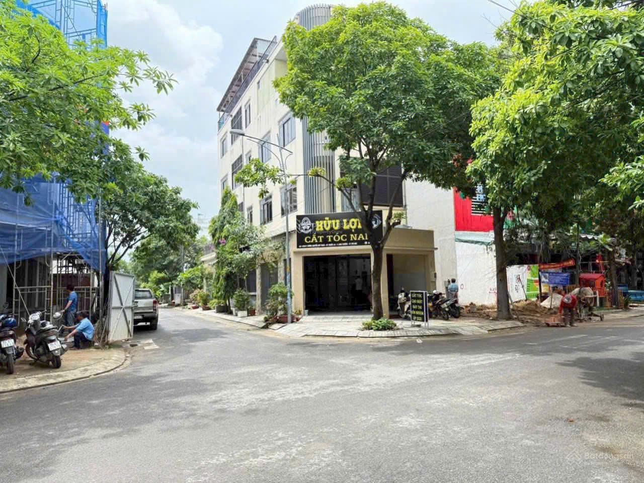 Bán lô đất góc 2mt trục chính KDC Việt Nhân đường số 1, P. Long Trường, sổ hồng sẵn, full tiện ích