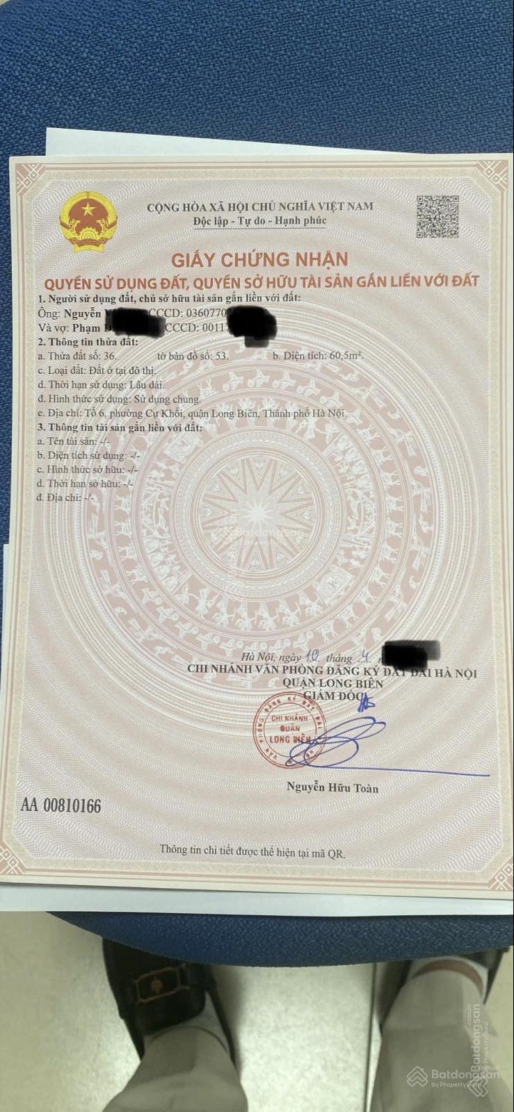 60.5m2 đất sổ đỏ tại Cự Khối TP HN đường xe VF3 vào cách ô tô tránh 50m giá 6.3tỷ LH: 0902 132 ***