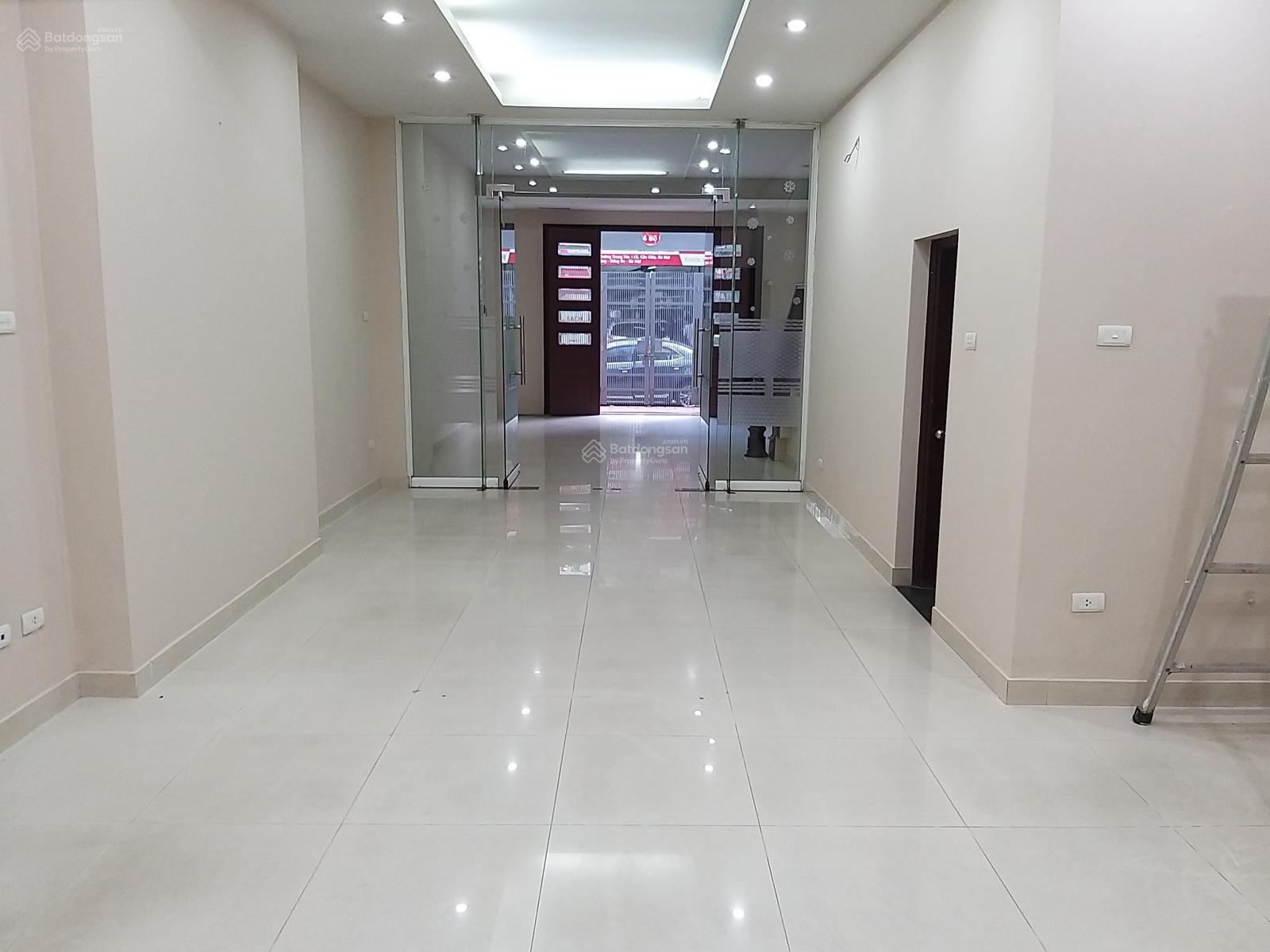 Cho thuê nhà Mỹ Đình, 80m2 xây 5 tầng ô tô đỗ cửa, nhà đẹp, sử dụng ngay