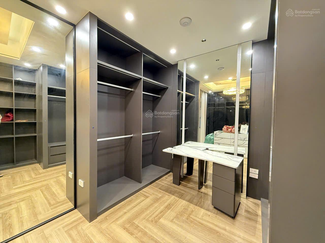 Bán CH đẹp tại Handiresco 31 Lê Văn Lương 65m2, 2PN, tầng đẹp, BC Đông Nam, sẵn sổ. LH: 0987 362 ***