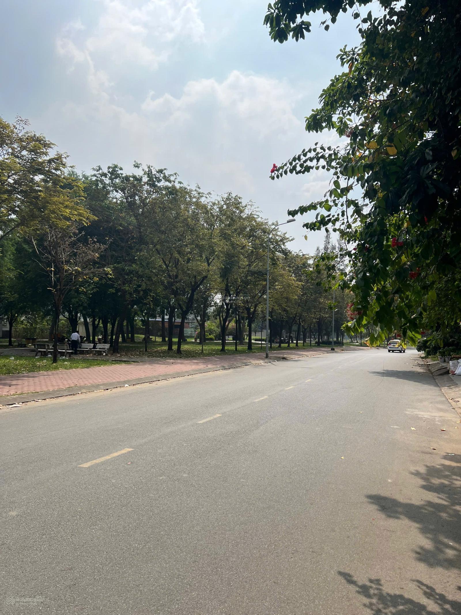 Ngộp Bank bán gấp nhà ngay Cao Đức Lân,An Phú,Q2 (5x20m,CN 100m) Giá 25tỷ Tl