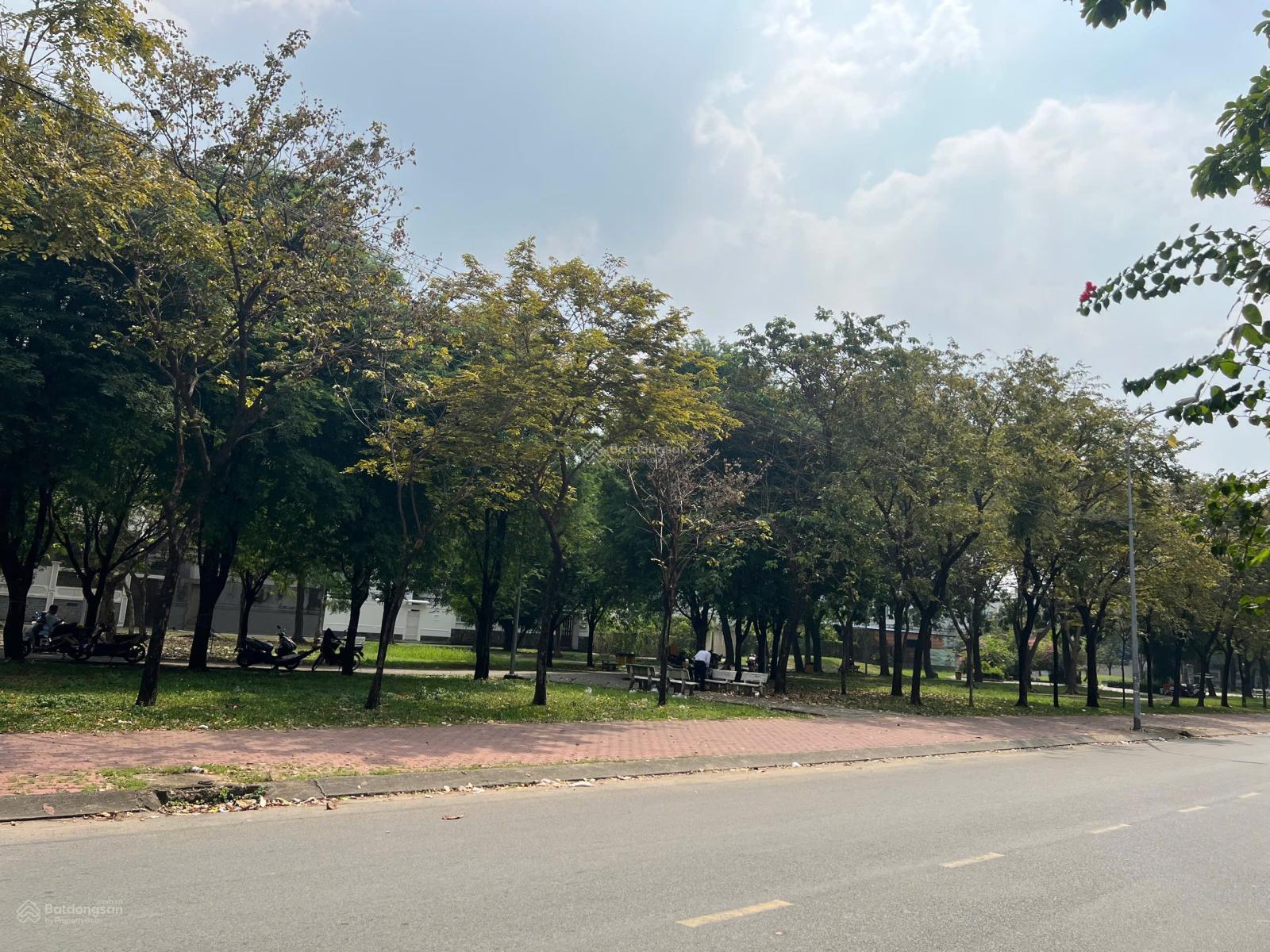 Ngộp Bank bán gấp nhà ngay Cao Đức Lân,An Phú,Q2 (5x20m,CN 100m) Giá 25tỷ Tl