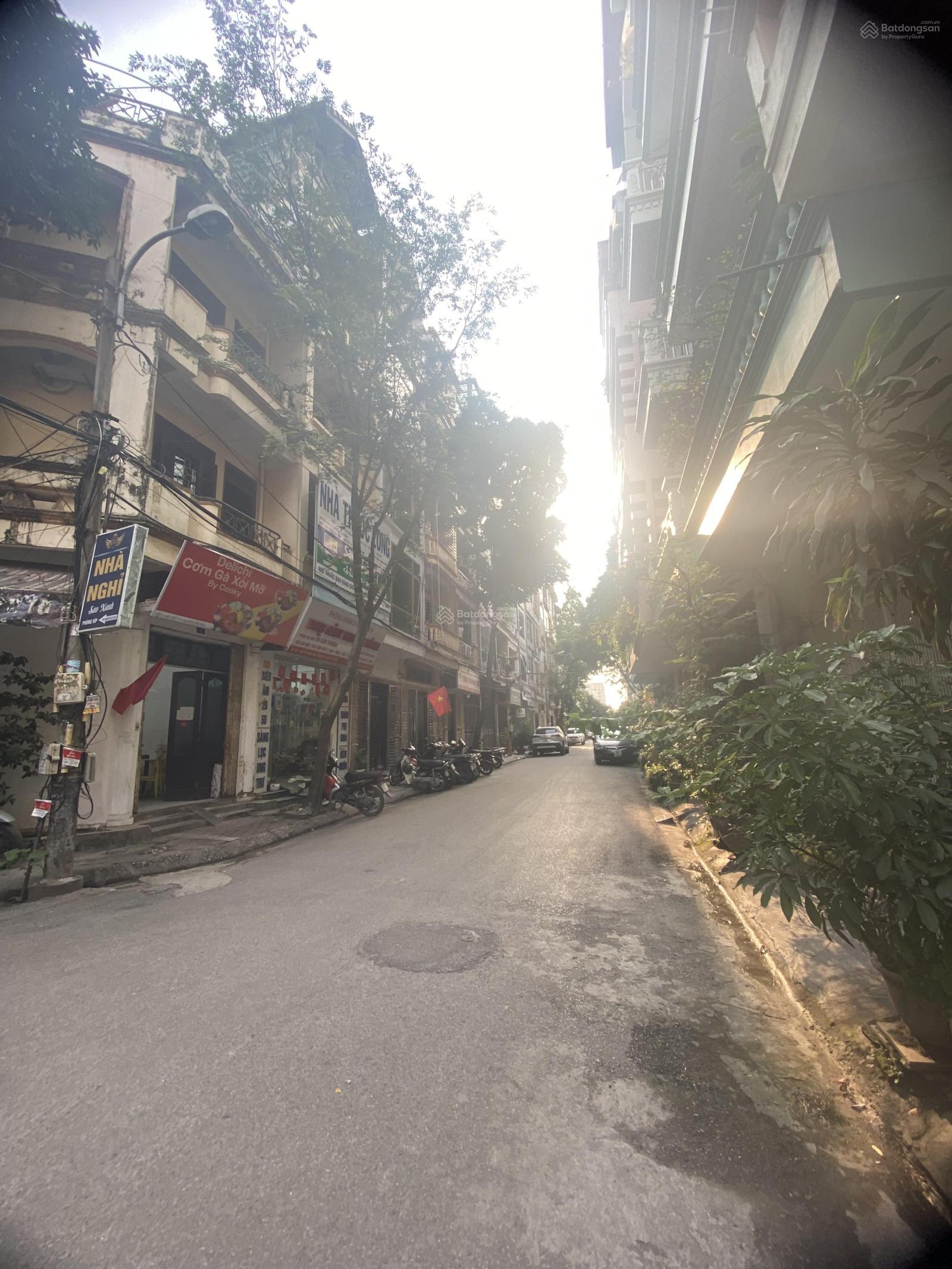 Cho thuê nhà nguyên căn Trung Kính. DT 50m2, 4 tầng. Giá 19 triệu(thg)