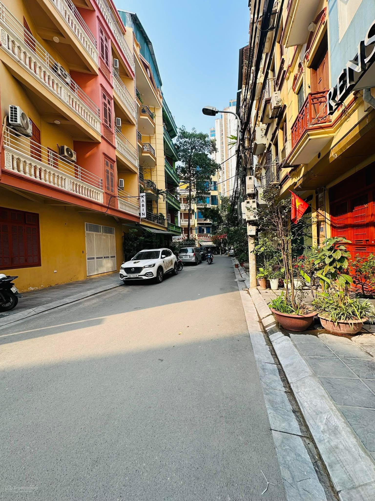 BÁN NHÀ RIÊNG 193 TRUNG KÍNH- 3 Ô TÔ TRÁNH -HẦM ĐỂ XE -70M2 -MT:5M -GIÁ:32,7TỶ - KINH DOANH