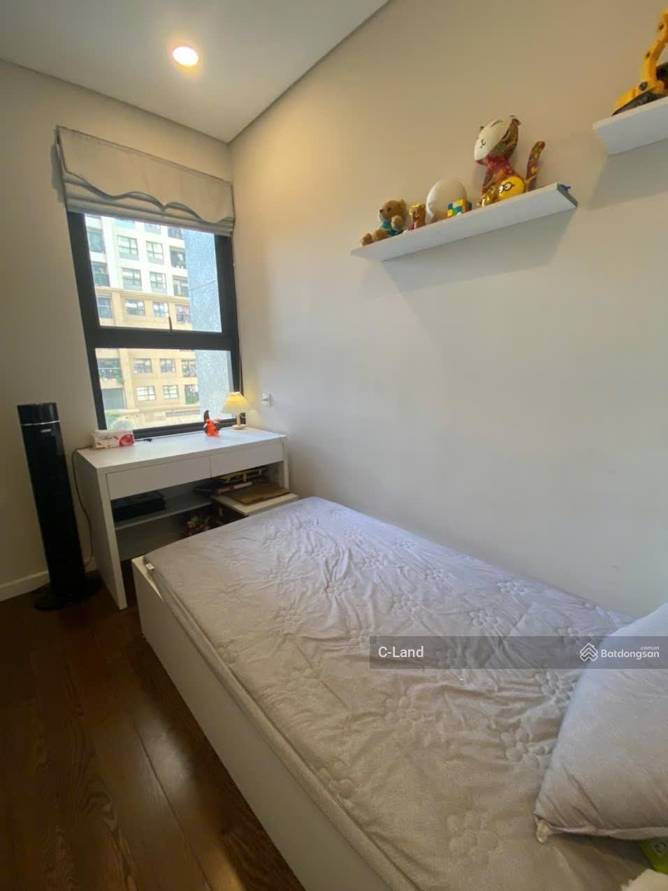 Cho thuê nhanh căn hộ 1.5 ngủ toà C2 Dcapitale. Giá 17tr/tháng, gọi ngay: 096231313