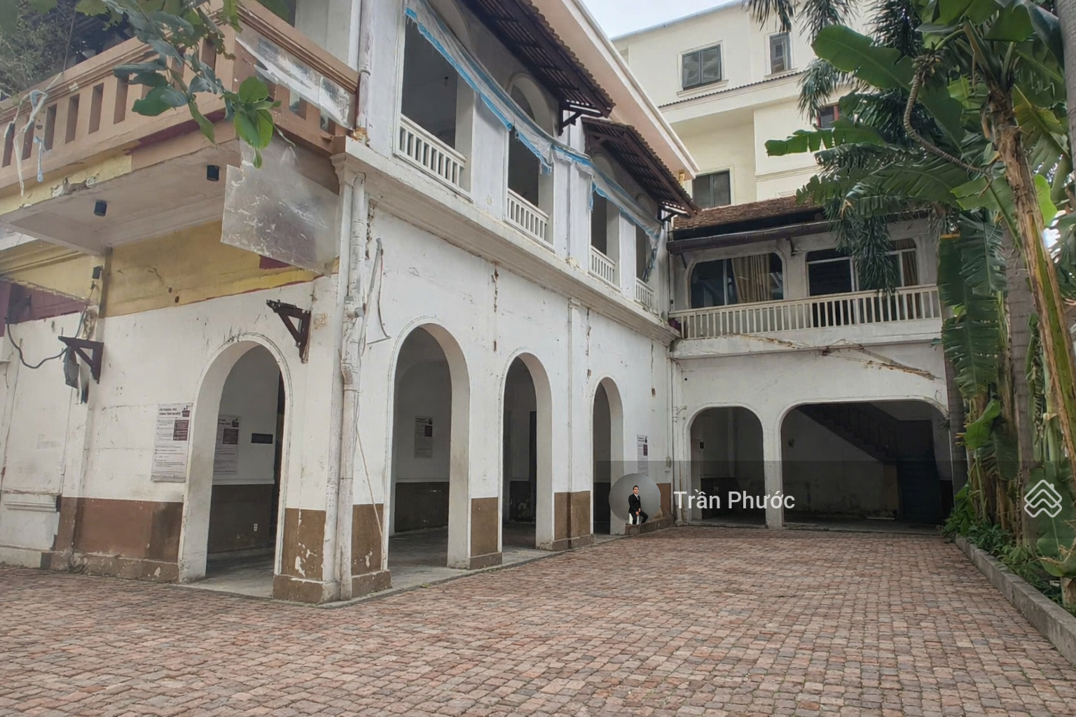 Biệt thự sân vườn 110 Lý Chính Thắng P. VTS Q3 DT: 15x24m KC: 1 trệt 1 lầu sân rộng thoáng mát