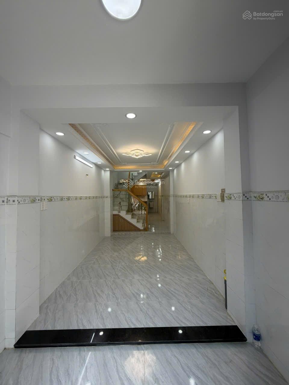 Bán nhà hẻm xe hơi gần trường học Nguyễn Hữu Thọ, Quận 7