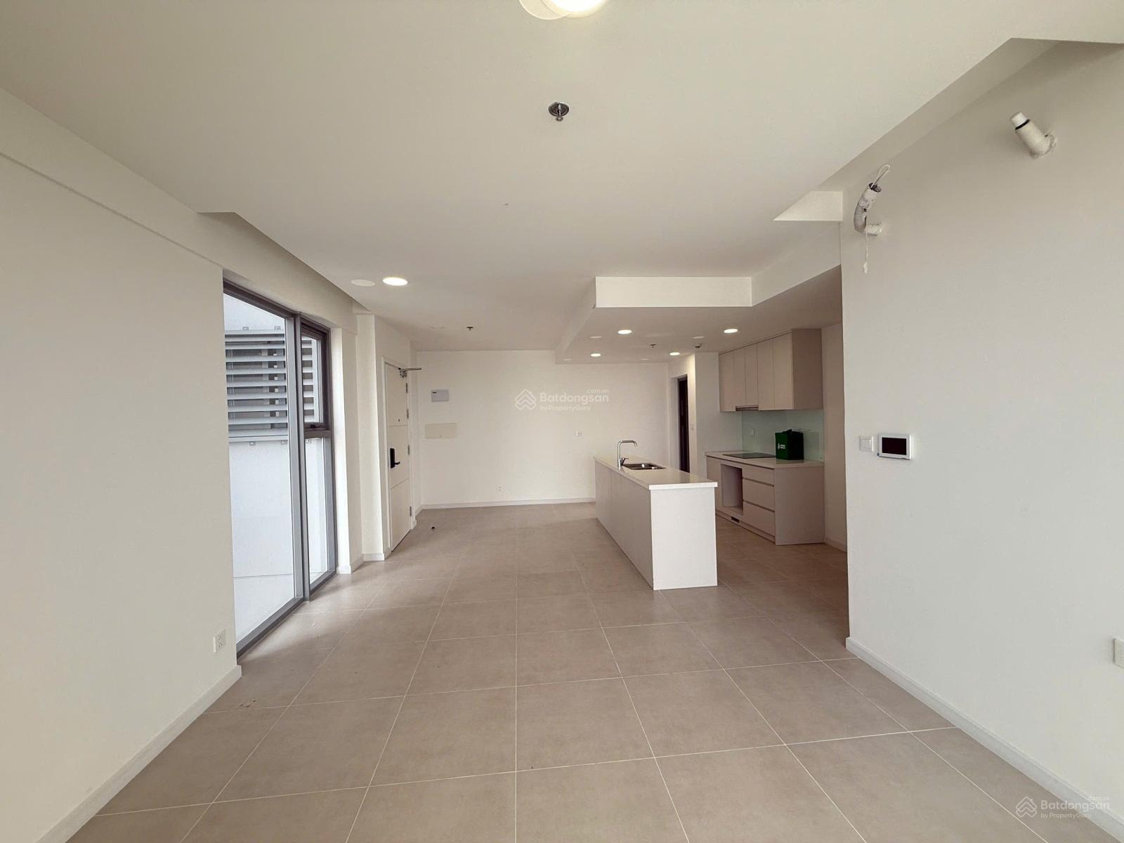 Giá tốt nhất! Cho thuê Urban Green 3PN siêu rộng chỉ 15tr NTCB full rèm, máy lanhh máy NN view LM81