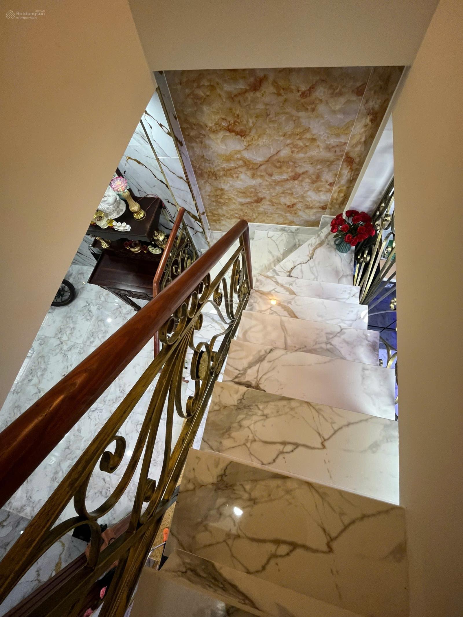 Kế Vincom - xe hơi ngủ nhà! Bán nhà HXH thông Nguyễn Xí - Nơ Trang Long (4x12m) - 3 tầng đẹp ở ngay