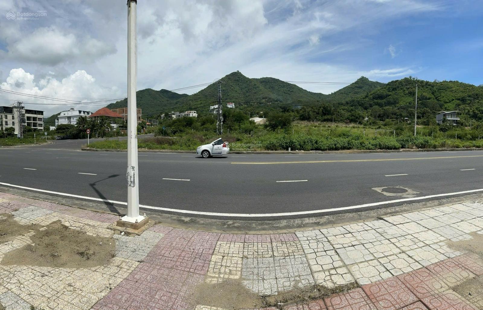 MẶT TIỀN PHẠM VĂN ĐỒNG - KĐT VĨNH HOÀ, PHƯỜNG BẮC NHA TRANG - 334,1 M2 - GIÁ 72 TRIỆU/M2 MẶT TIỀN PHẠM VĂN ĐỒNG - KĐT VĨNH HOÀ, PHƯỜNG BẮC NHA TRANG - 334,1 M2 - GIÁ 72 TRIỆU/M2