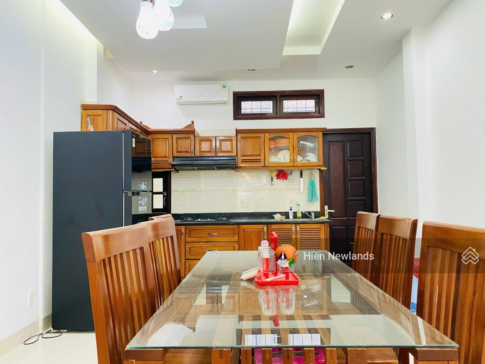 Bán nhà 3 tầng 4pn mặt tiền đường Lê Lai gần Nguyễn Thị Minh Khai, TT Quận Hải Châu, giá 11 tỷ TL