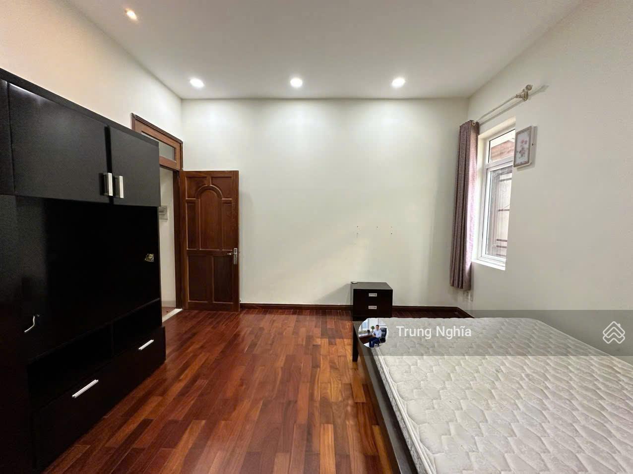 Nhà Đường Hoàng Diệu diện tích: 8x20m trệt 2 lầu cho thuê