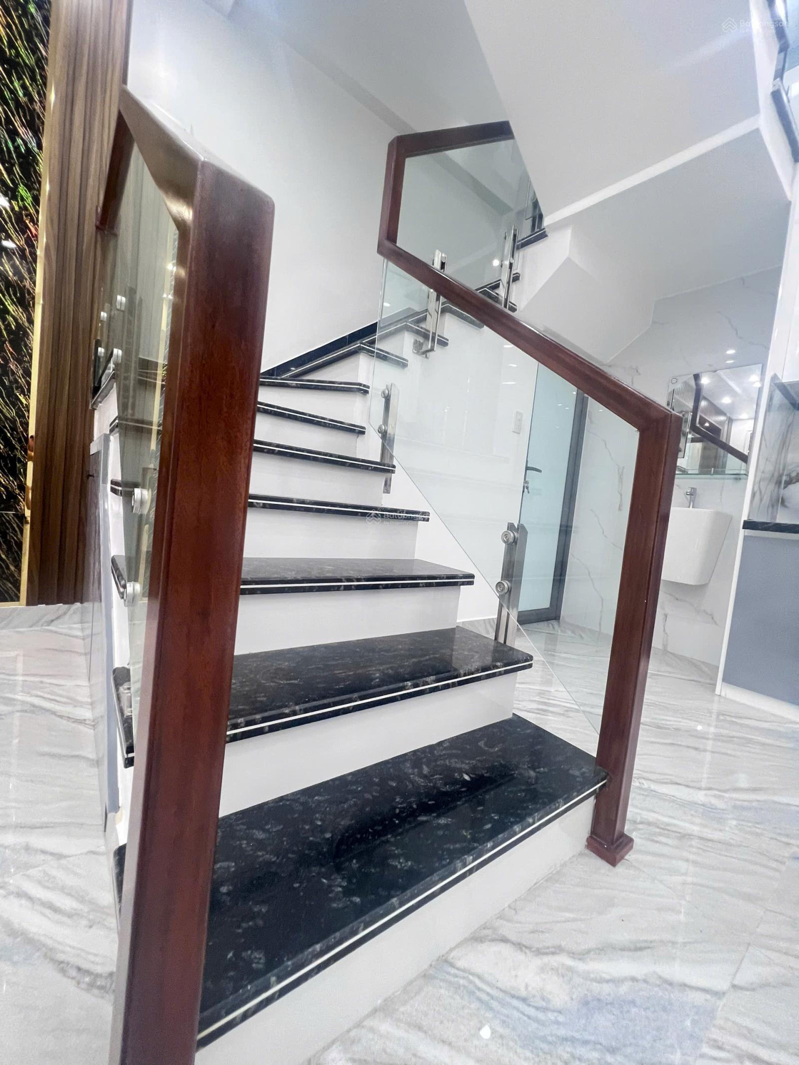 Cần bán dãy nhà trong ngõ đường Hồ Sen Cầu Rào 2 - Lê Chân - HP