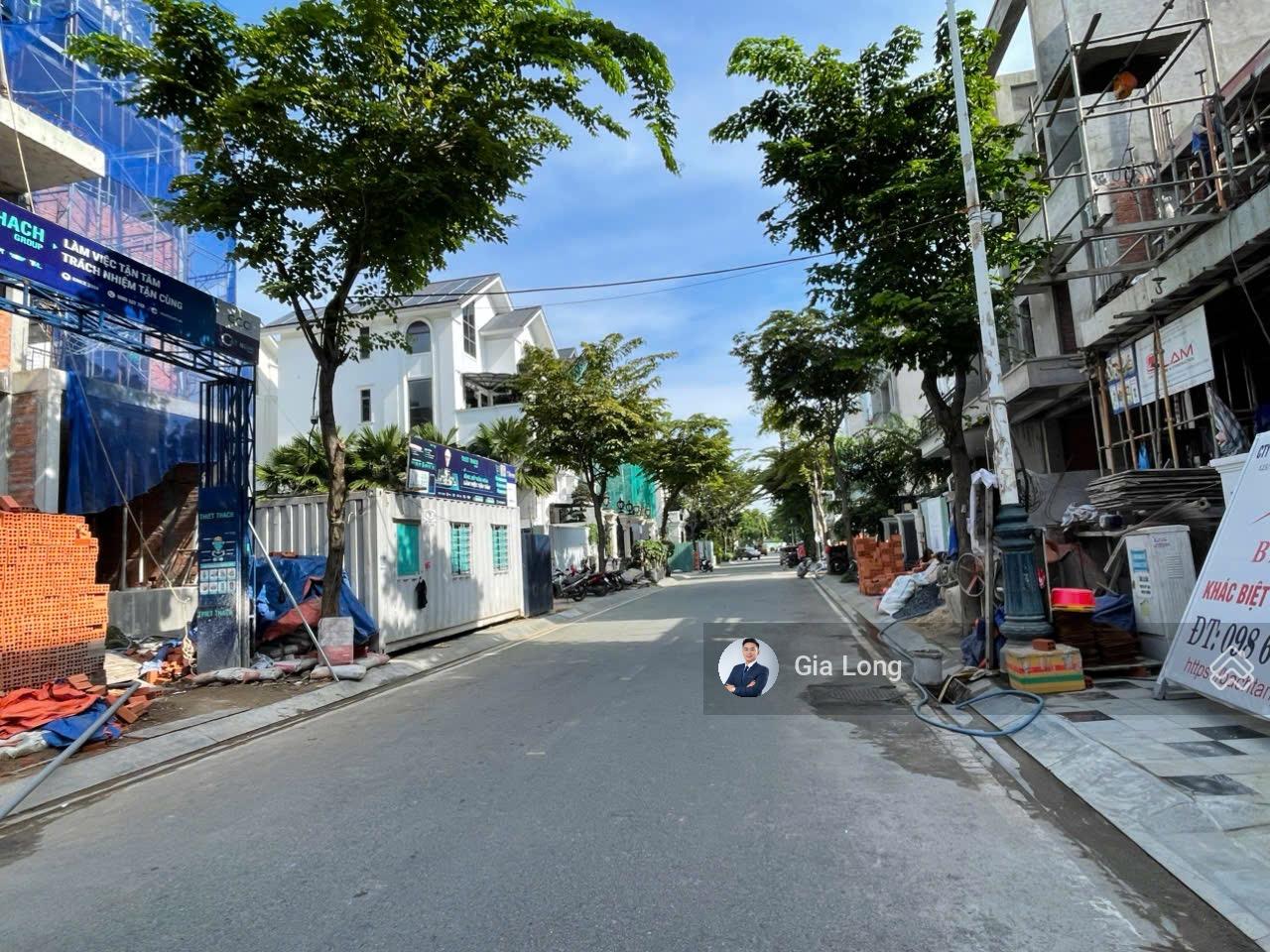 Chính chủ gửi bán căn biệt thự thô 280m2 ngang 14M, vị trí đẹp yên tĩnh giá 87 tỷ