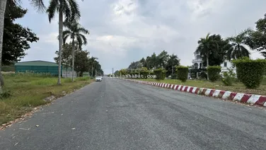Bán đất thổ mặt tiền đường số 8 thuộc khu Green City , Phường 6 , TP Tân An _ DT : 7.2 x 22m2