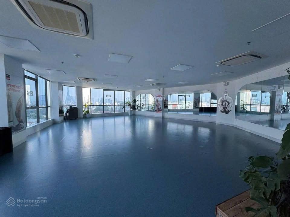 Cho thuê nhà góc 2MT Nơ Trang Long, Q.BT thang máy & PCCC DT 8.3x24m nở hậu 16m hầm trệt lửng 5 lầu