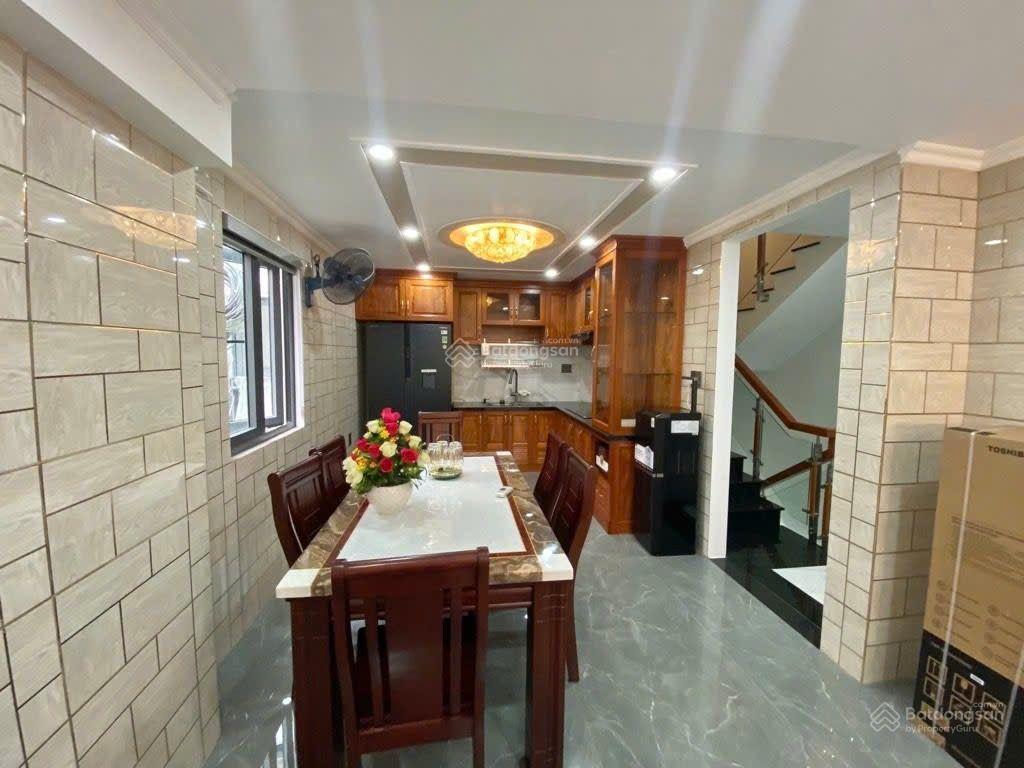 Phú Nhuận Cầm Bá Thước ngang 5.2m DT 50m 5 tầng giá 13.75 tỷ