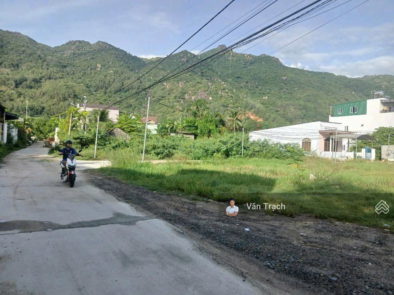 Bán đất thổ cư Trần Đăng Ninh, Phước Đồng, Nha Trang sổ riêng, hướng Đông Nam Bán đất thổ cư Trần Đăng Ninh, Phước Đồng, Nha Trang sổ riêng, hướng Đông Nam