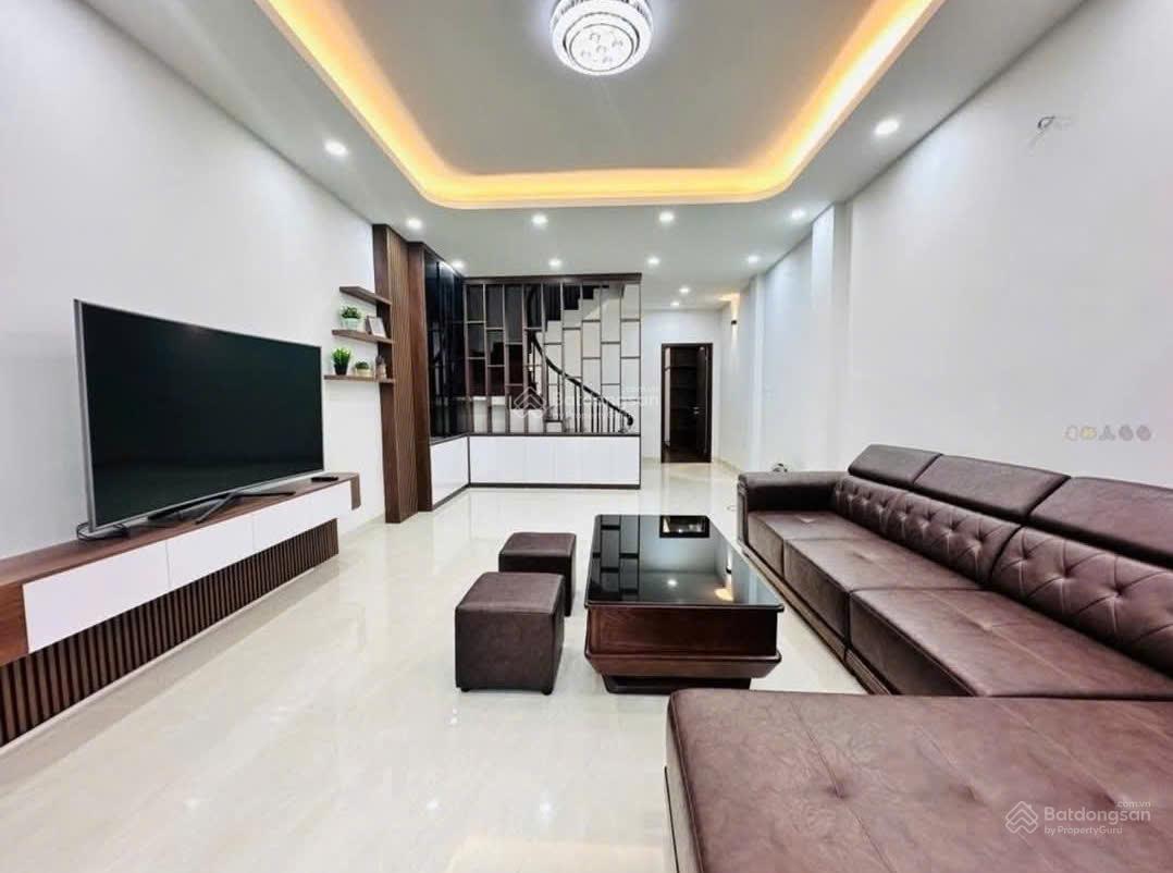 Bán nhà mặt ngõ thông ô tô KD - Quận Cầu Giấy - 45m2 - 4T - gần phố - full nội thất ở ngay