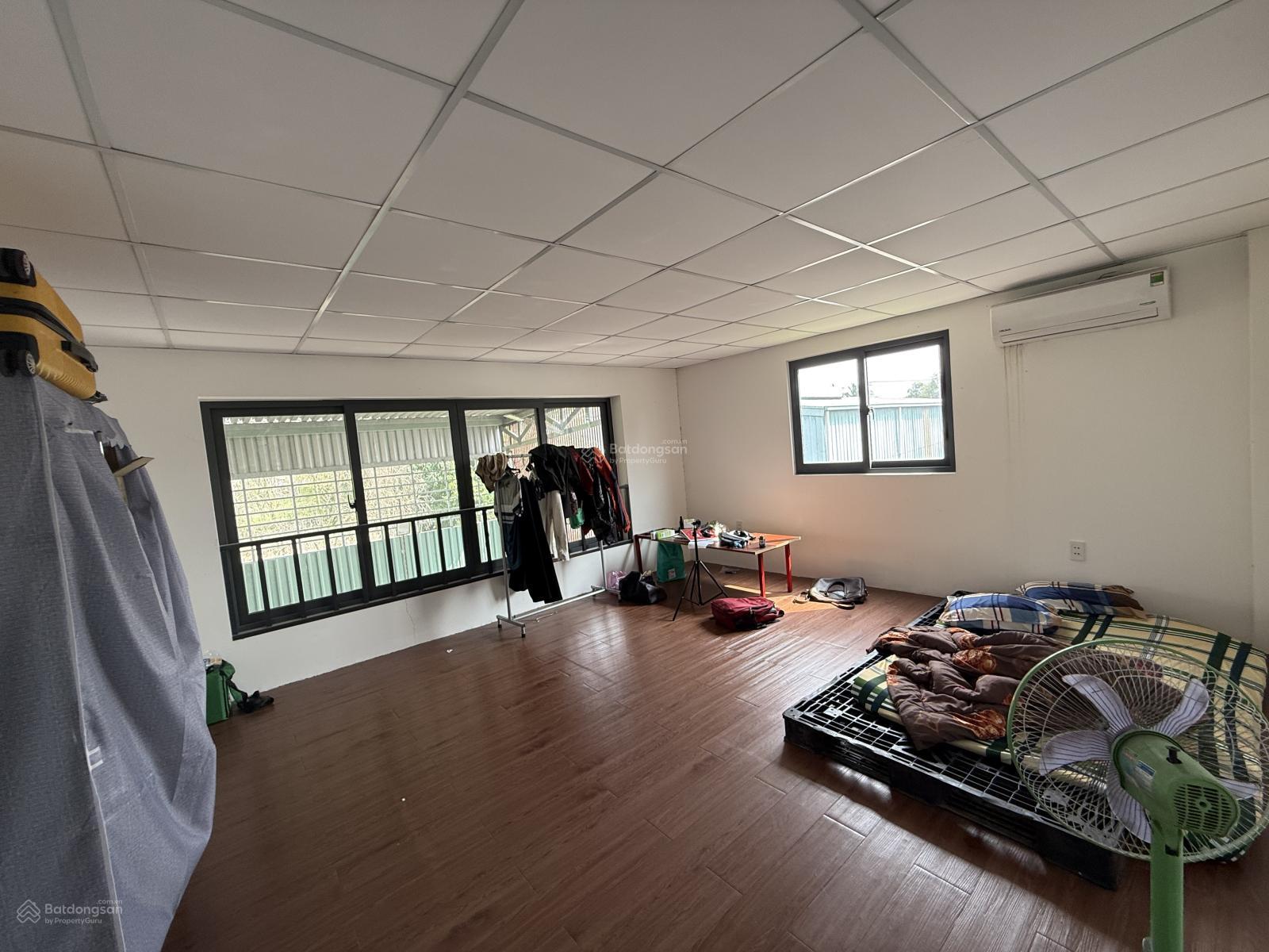 Chủ đi định cư cần bán gấp nhà 2 tầng 125m2 cộng thêm nhà xưởng hơn 400m2. Giá chỉ 15 tr/1 m2 Chủ đi định cư cần bán gấp nhà 2 tầng 125m2 cộng thêm nhà xưởng hơn 400m2. Giá chỉ 15 tr/1 m2